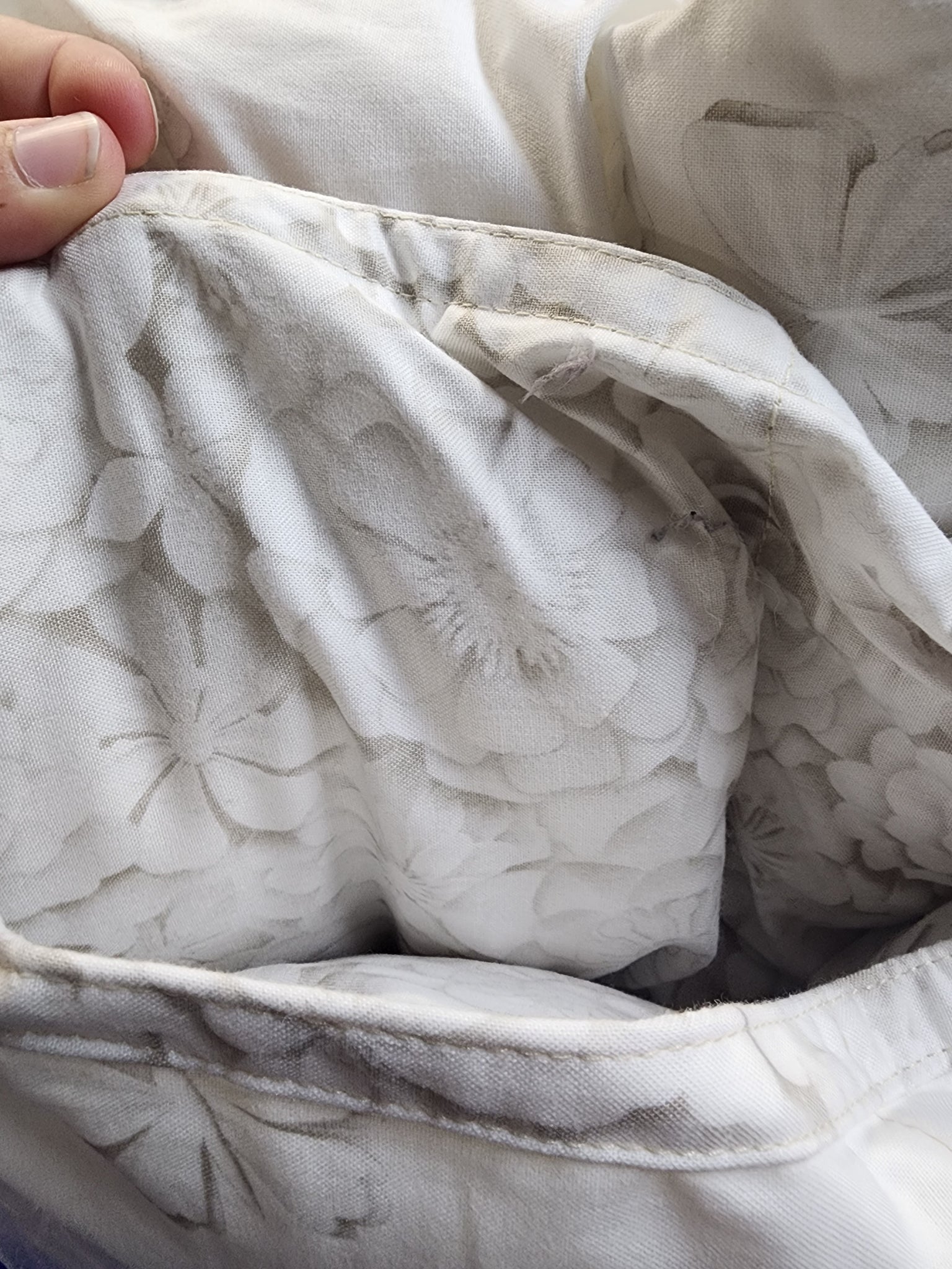 Clearance Weighted Blanket - Full 25 lb White/Gray Flowers (for 131-200 lb user)